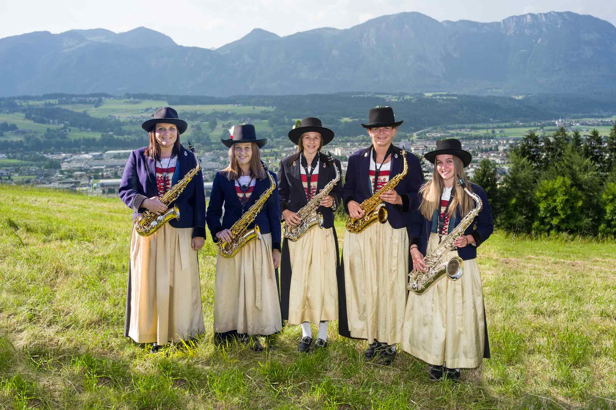 Saxophon: Miriam Strasser, Anna-Lena Gaun, Elena Gruber, Christina Islitzer, Sarah Fankhauser