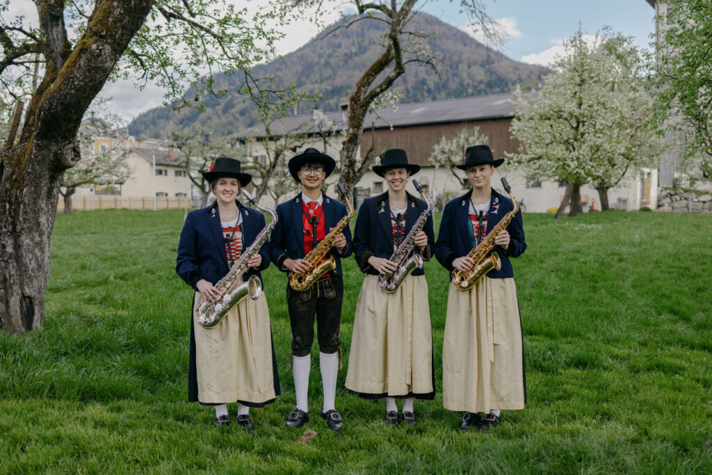 Saxophon: Sarah Fankhauser, Liam Peterer, Elena Gruber, Julia Held, (Sarah Kluckner)